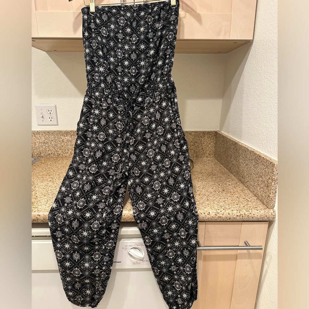 🔥 Mudd Patterned Strapless Jumpsuit w/Tie Waist n Pockets Size M